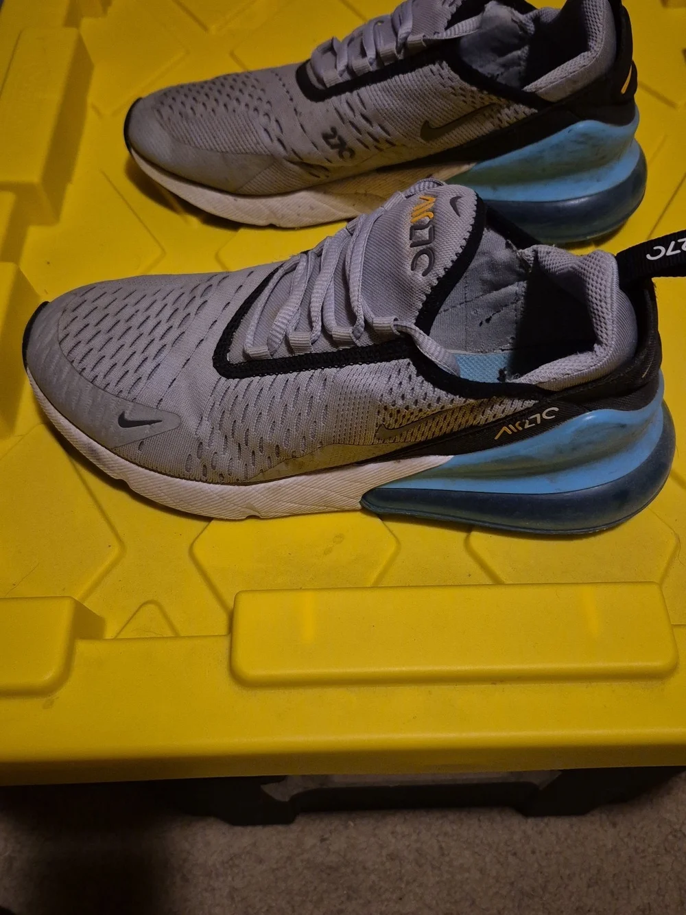 Nike Air270 Grey Slip-On Sneakers with Yellow Accent - Picture 4 of 6